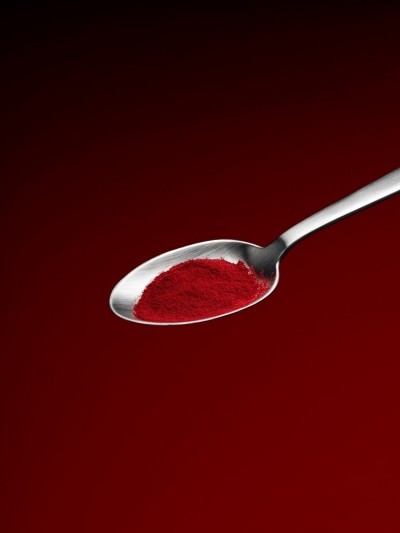 Chromologics_natu. Red_powder_spoon[1]
