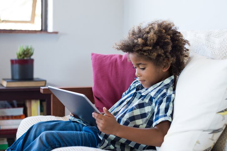 Researchers-call-for-crackdown-on-kid-influencers-promoting-unhealthy-food-beverages-on-YouTube.jpg