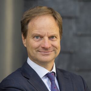 Dr. Peer Ederer