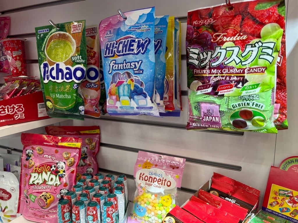 How indie grocers compete in the sweets and snacks aisle