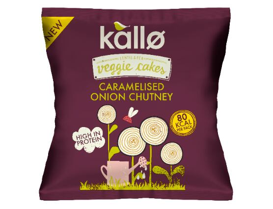 Caramelised onion and chutney rice cakes