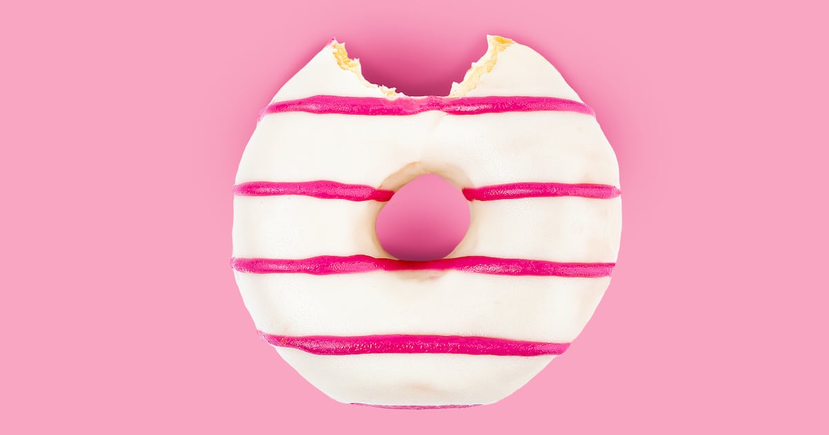 Celuloza mikrokrystaliczna (E460) — naturalny zamiennik E171 coraz częściej stosowany w białych glazurach i naprawach.