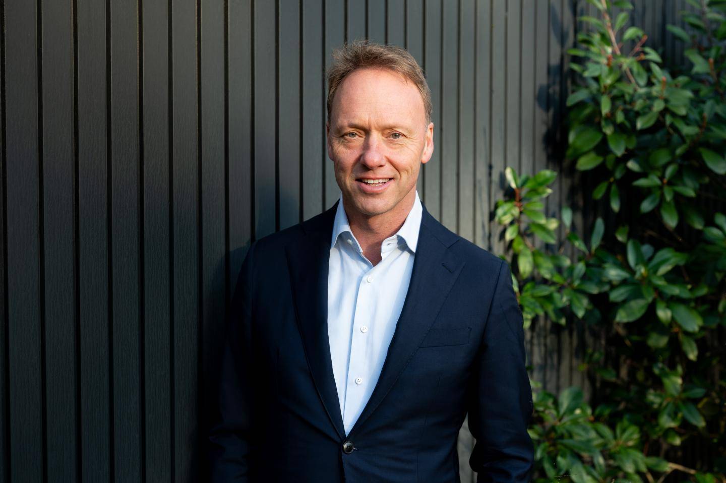 A man standing outside: Hein Schumacher, CEO Barry Callebaut.