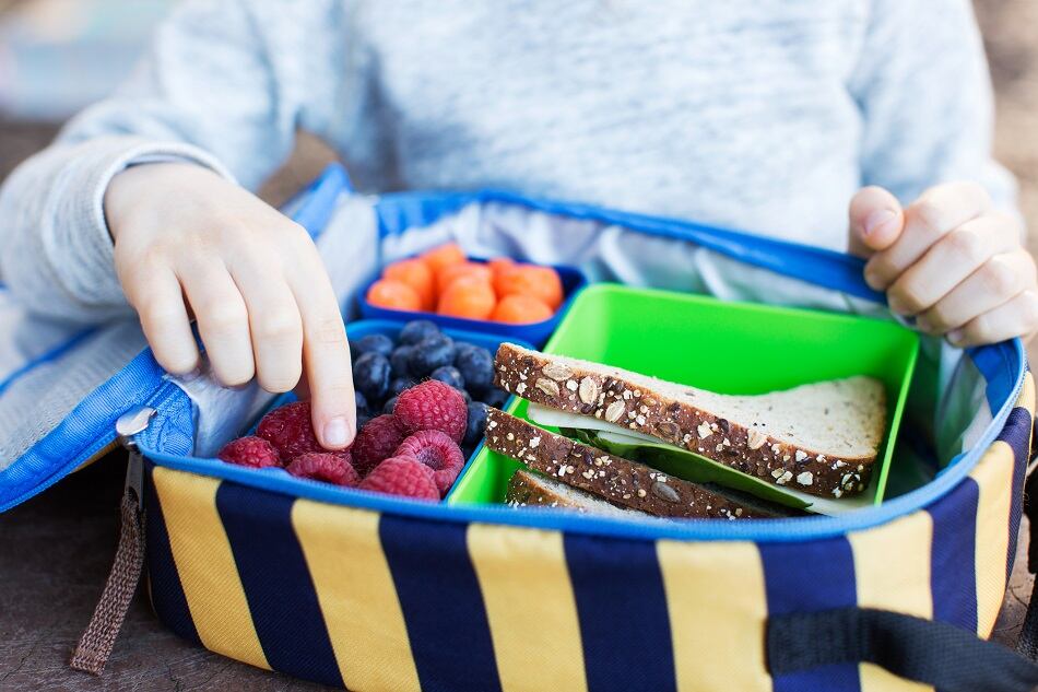 FOOD-FOR-KIDS-Study-shows-how-snacking-may-lead-to-overeating.jpg