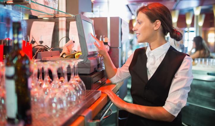 bartender-getty-wavebreakmedia.jpg