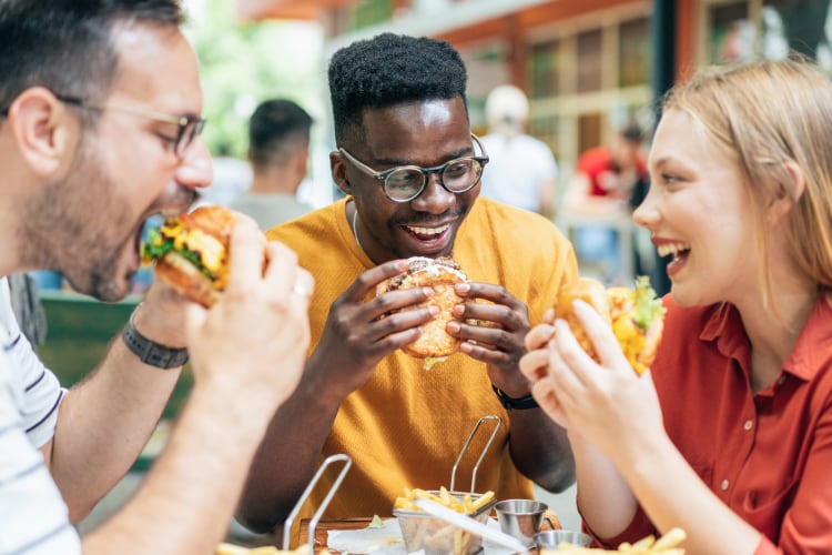 Getty-Images-Filadendron-fast-food-qsr-burgers-junk.png