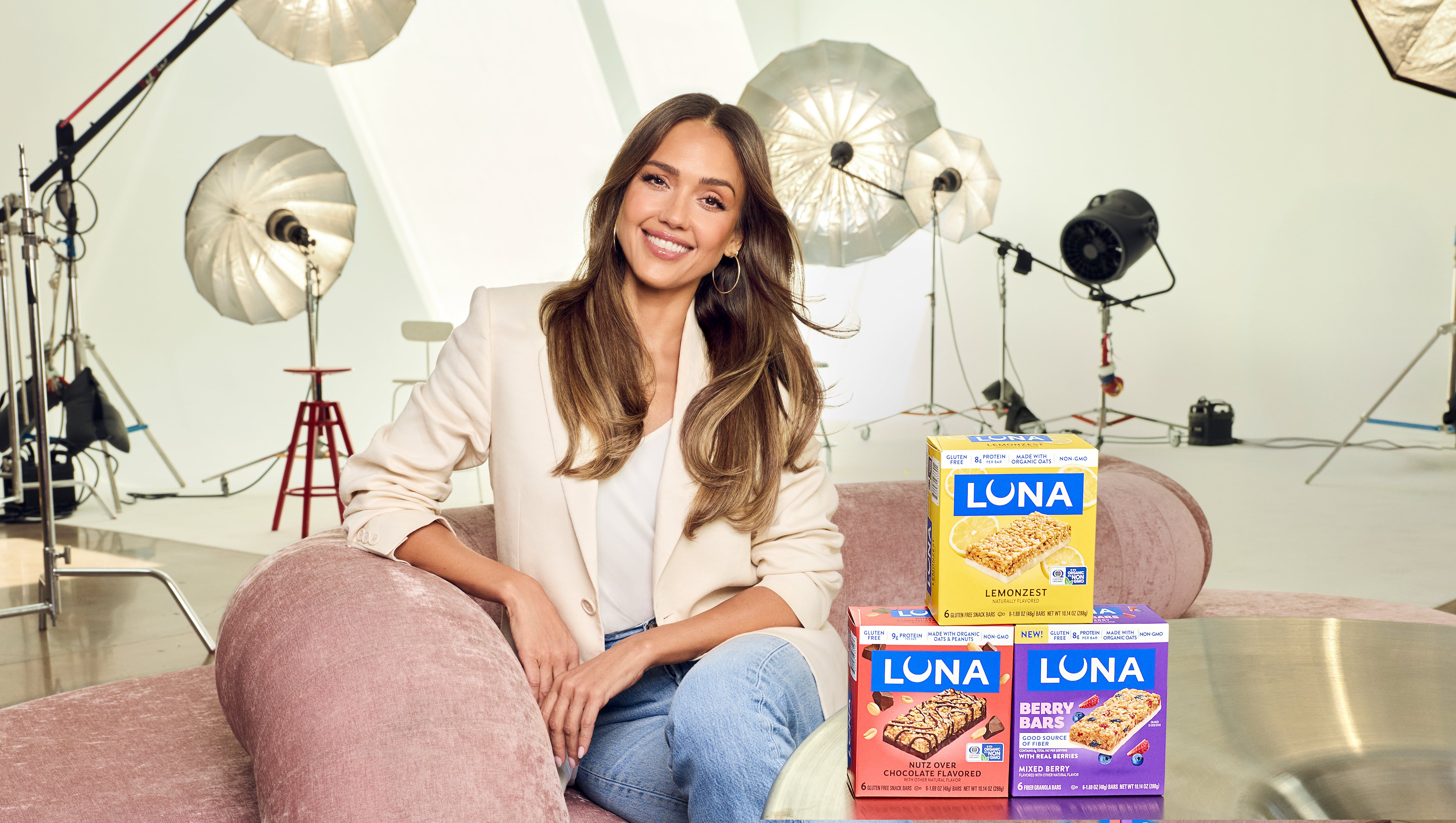Luna Bar returns to reclaim women’s snack bar set