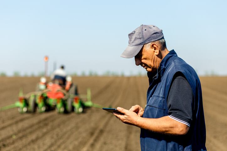 Decentralized-production-enhanced-biodiversity-bioavailability-are-key-for-a-perfect-food-system.jpg