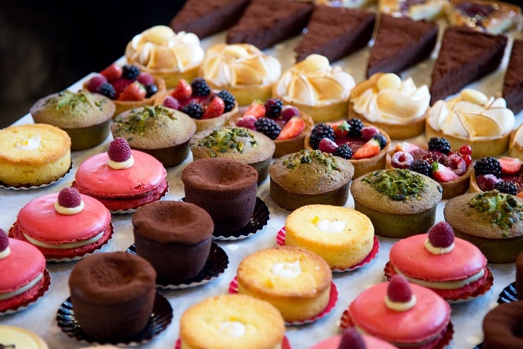 Luxury-cakes-GettyImages-michaelpuche.jpg