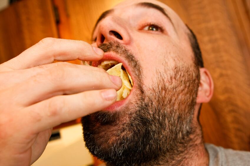 Consumer-snacking-fast.jpg