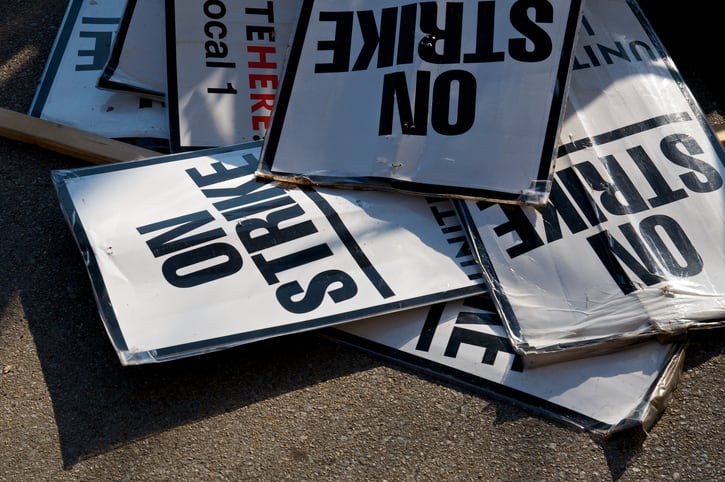 Mondelez, union, tentatively propose contract to end strike at Nabisco bakeries, distribution facilities
