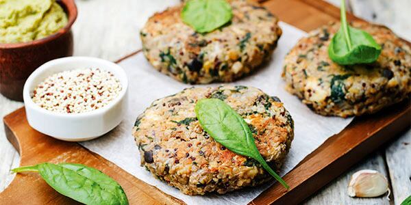 Vegan-quinoa-Burger_-C-nata_vkusidey-stock.adobe.com.jpg