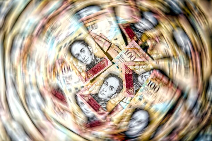 bolivar-venezuela-currency-crash-DanielAzocar.jpg