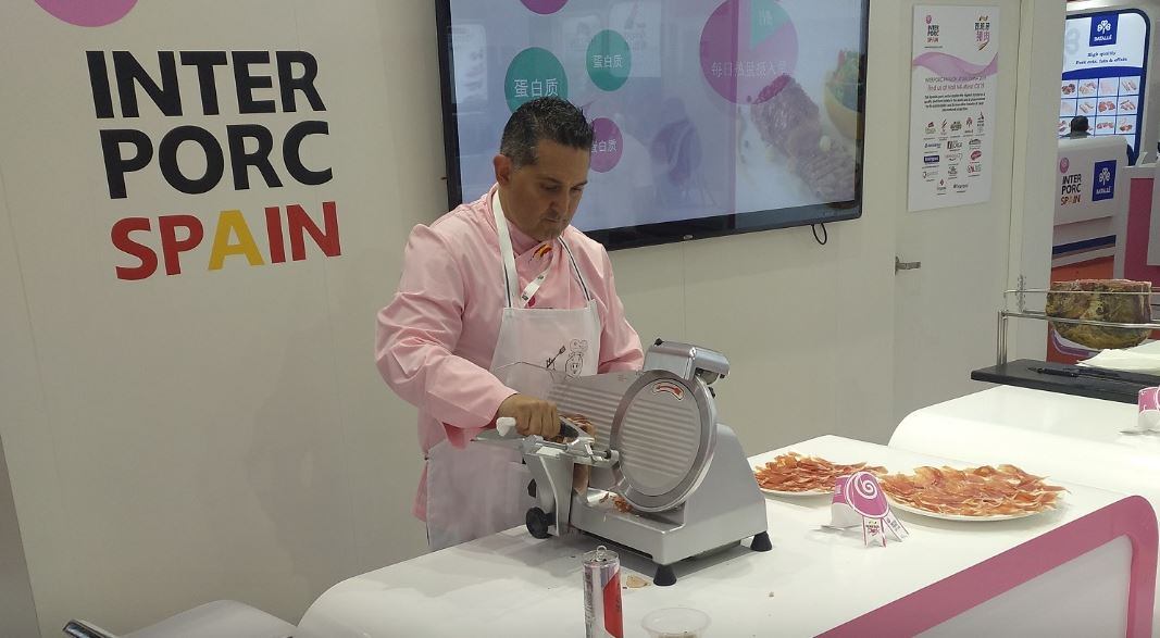 Interporc discusses the 'essential role' of the pig industry in rural Spain
