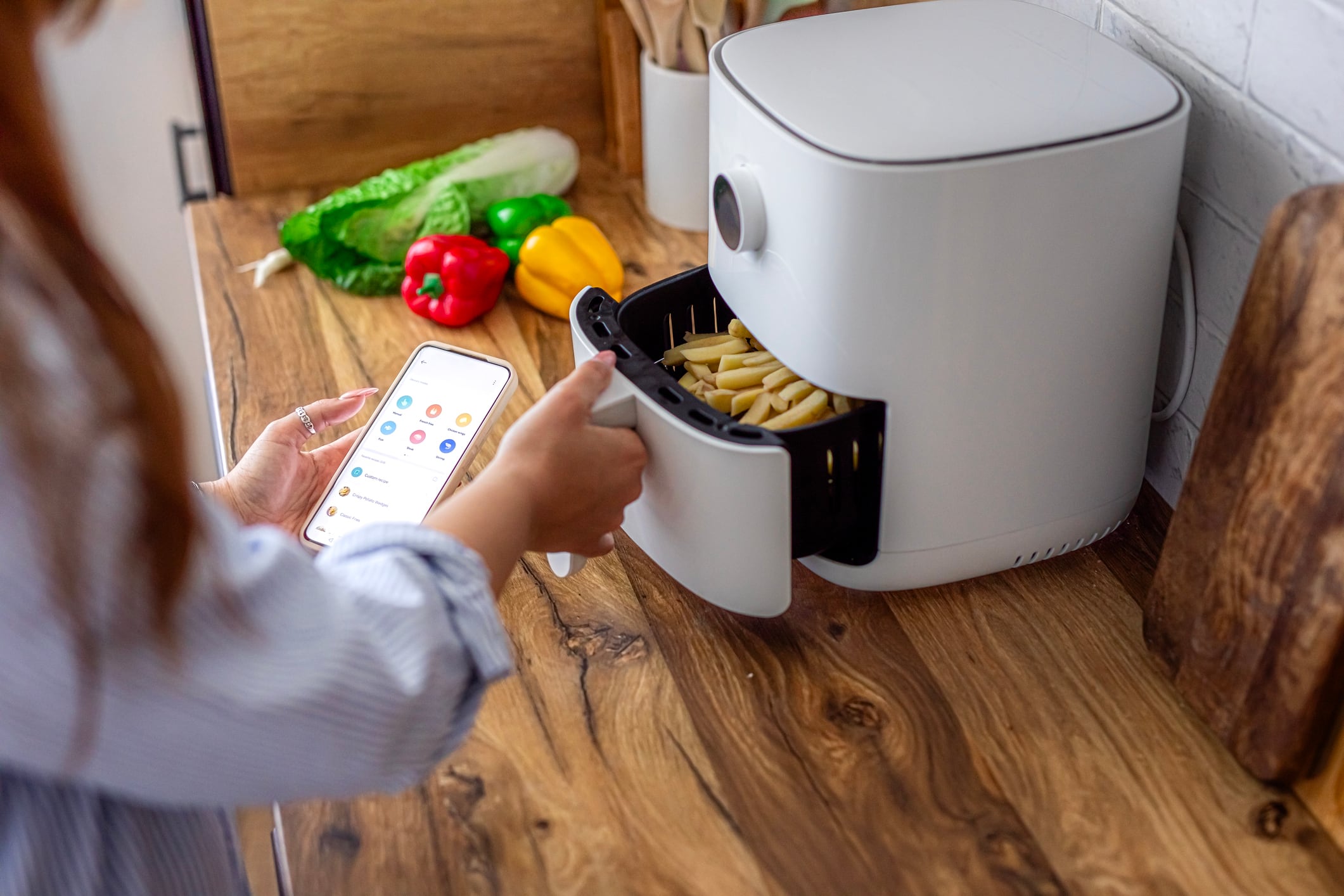 Consumers are trading traditional meals for simpler eating occasions, according to Circana.
