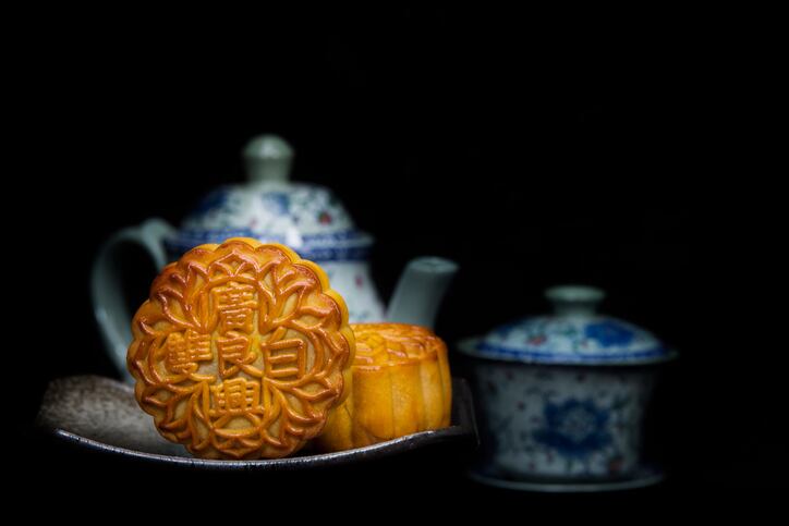 月饼登场：多种口味、植物成分和定制包装成为京东商城的热门趋势