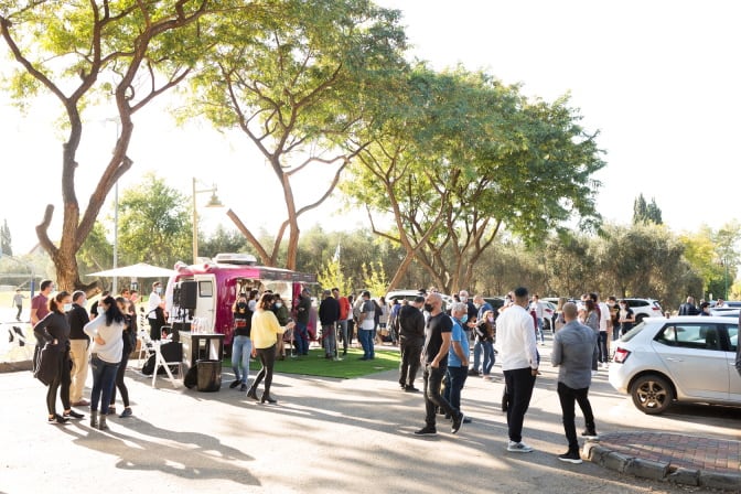 Redefine-Meat-food-truck-2.jpg