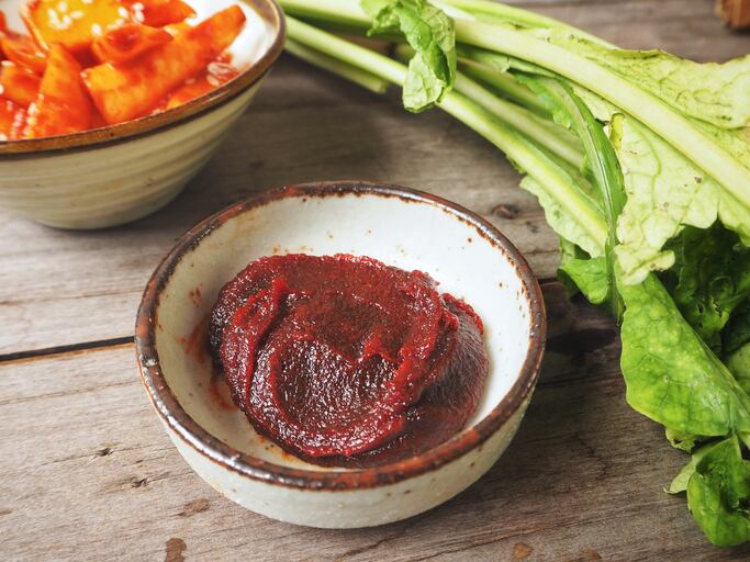 gochujang-paste-chili-korean-food-fermented-soy-luknaja.jpg