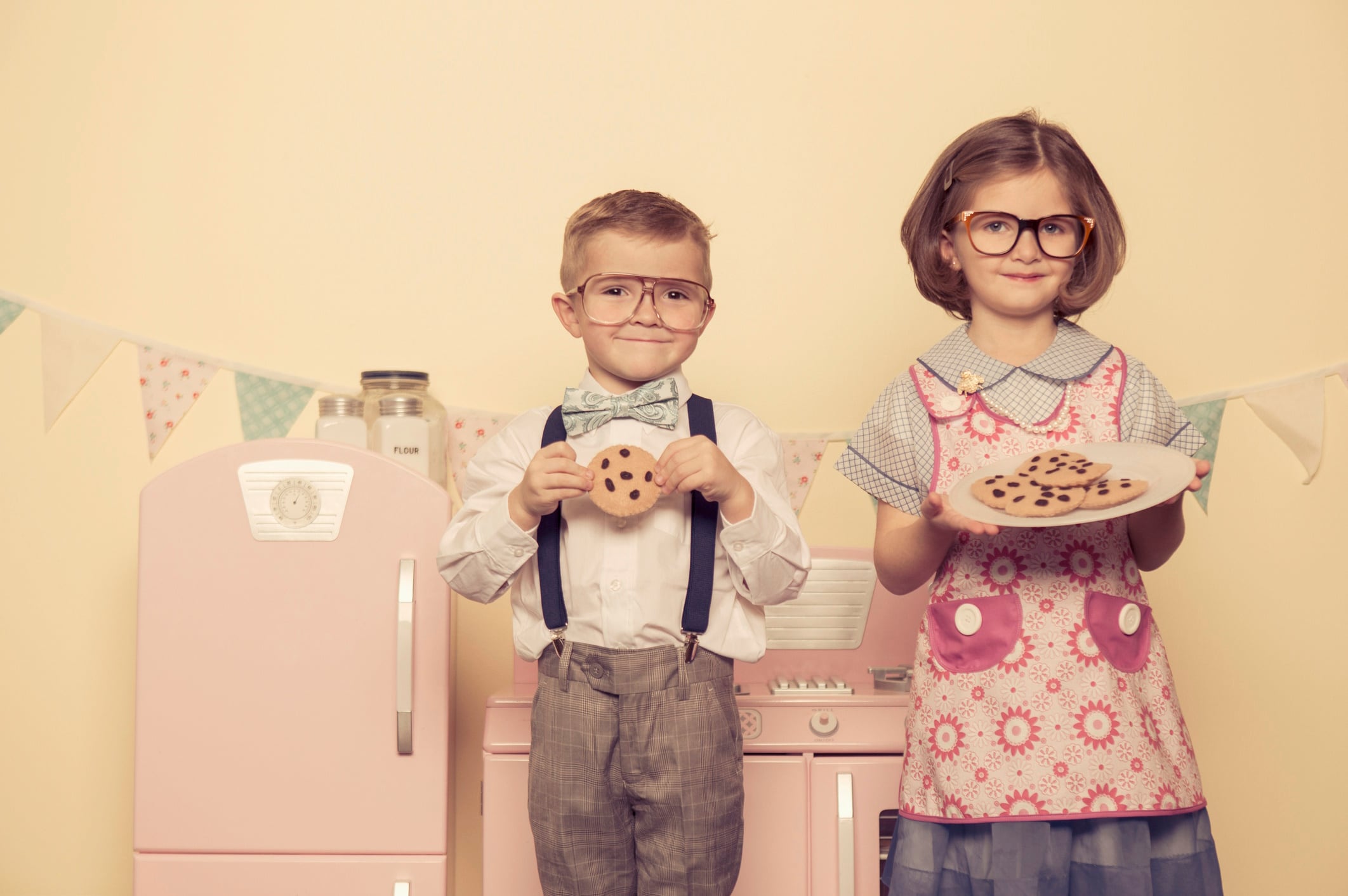 Nostalgia - kids eating cookies