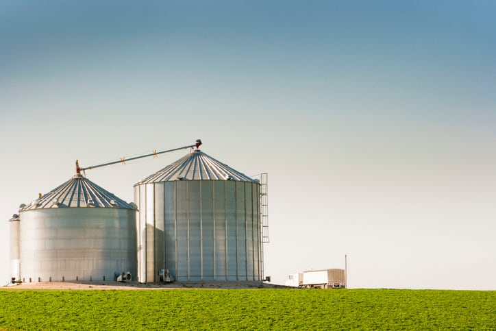 Report-Feed-and-pet-food-makers-vital-to-US-economy.jpg