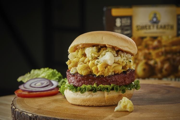 awesome-burger-picture-hardy-wilson.jpg