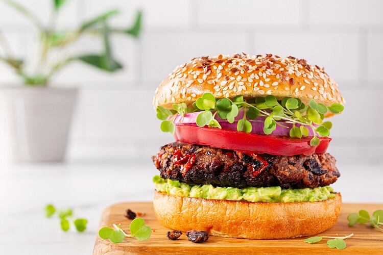 Plant-based now cheaper than meat in the Netherlands: ‘Vegan burgers are on average 78 cents cheaper per kg’