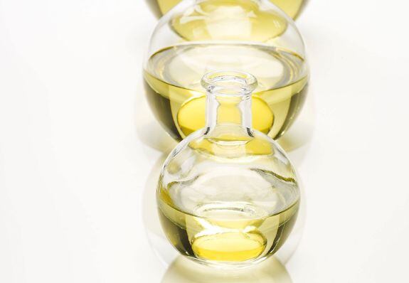 High-oleic-soybean-oil.jpg