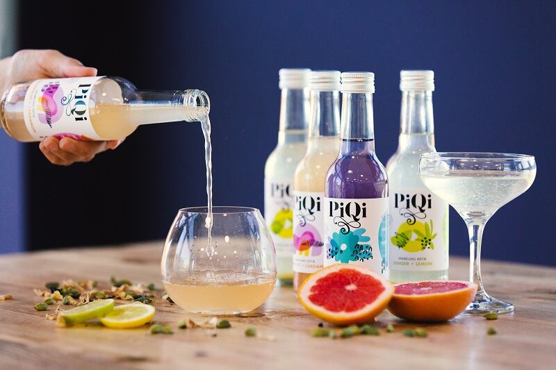 Sparkling raw water kefir drinks