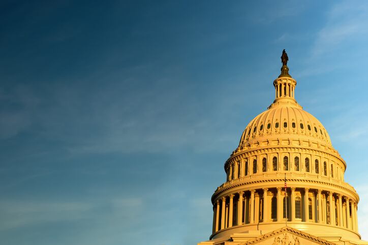 Sen.-Wyden-pressures-FDA-to-use-enforcement-discretion-speed-up-rule-making-on-CBD.jpg