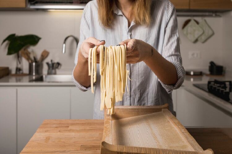 Gluten-inequality-Report-finds-two-thirds-of-coeliac-sufferers-in-Italy-are-female.jpg