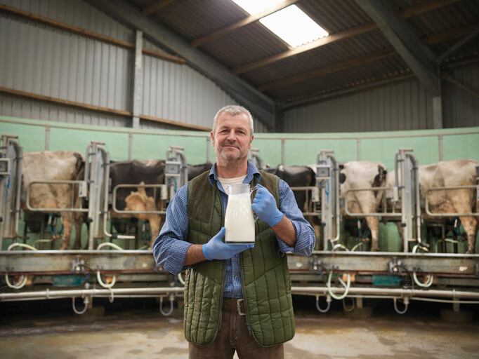 DAIRY PRIDE Act would wipe out FDA labeling guidance for plant-based milk alternatives