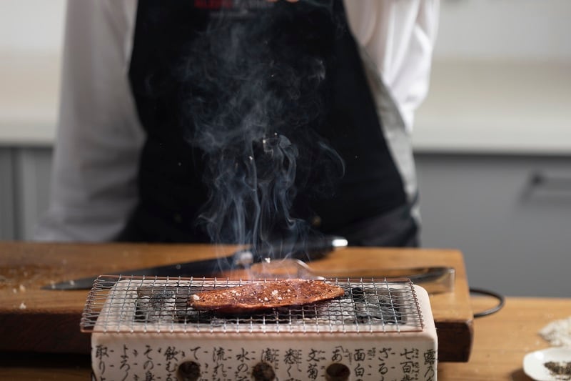 Lab-grown-meat-prices-to-reach-parity-with-regular-meat-before-analogues.jpg