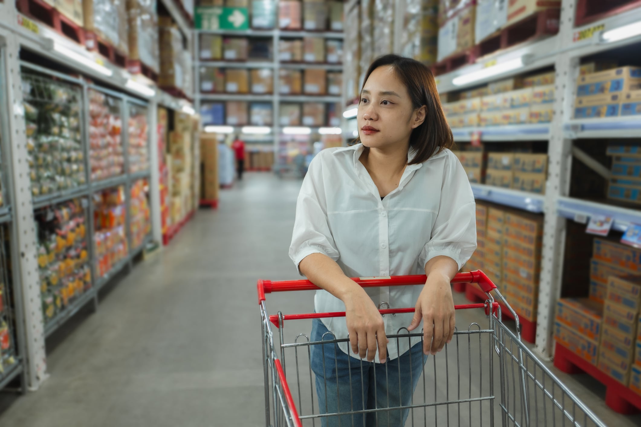 High grocery prices push shoppers to spread spending across store formats