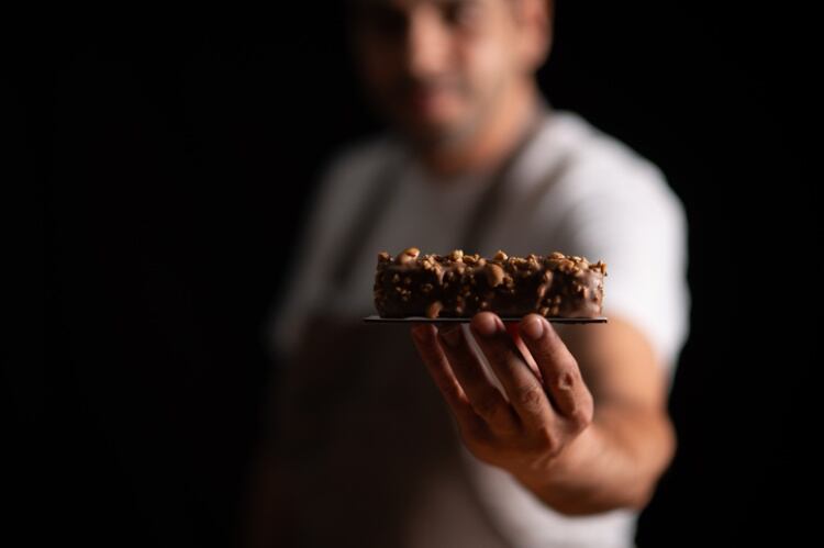 Chef-holding-chocolate-peanut-cake-Getty.jpg