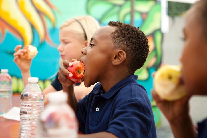 USDA uses school meal changes to prompt healthier children’s food in grocery stores