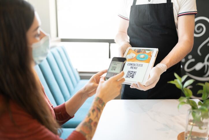 GettyImages-contactless-menu-Antonio_Diaz.jpg