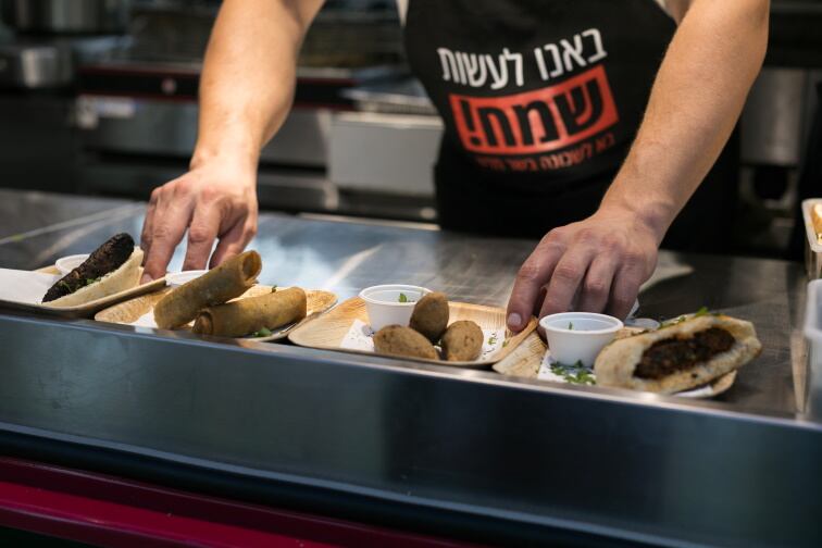 Redefine-Meat-food-truck.jpg