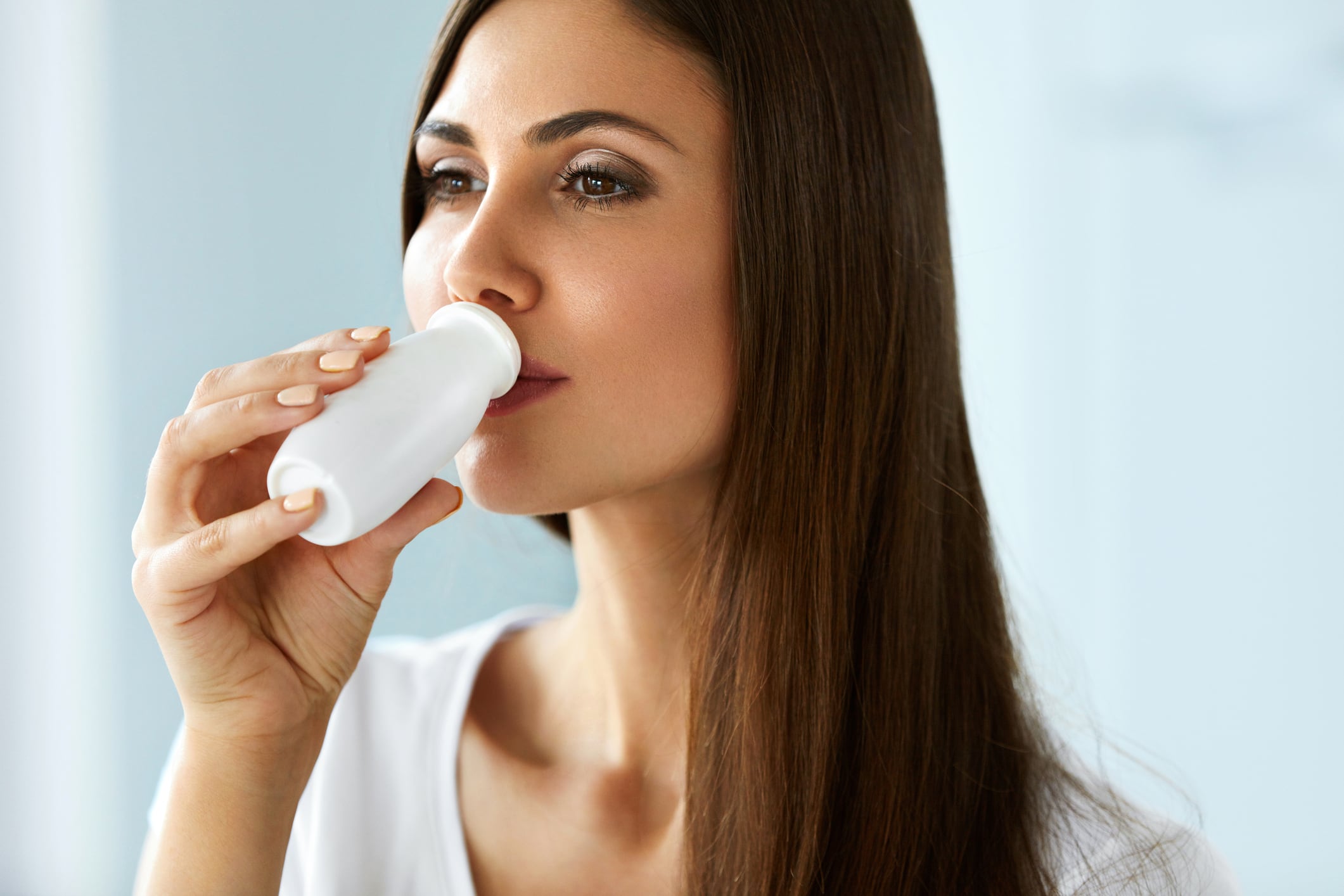 Yogurt-drinking-C-Getty-Images-puhhha.jpg