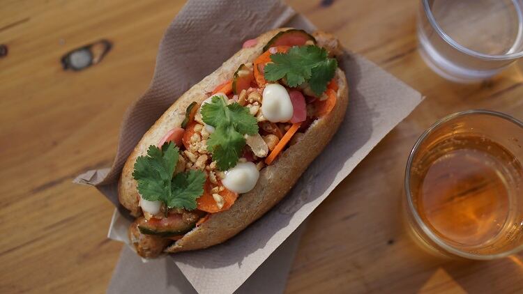Vegan sausages made from upcycled juice pulp achieve skin-free ‘snap’