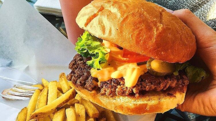 Miratorg establishes Russian burger restaurant network 