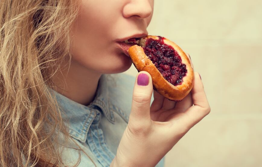 mouth-eating-pie-Copyright-misuma.jpg
