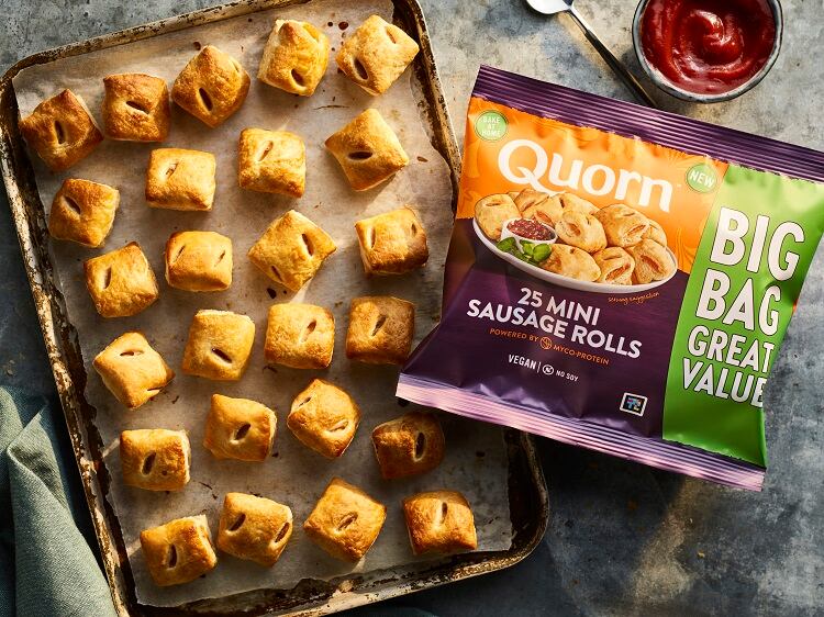 QF0002_Quorn_NPD_Vegan_Sausage_Rolls_Pack_4-3-1.jpg