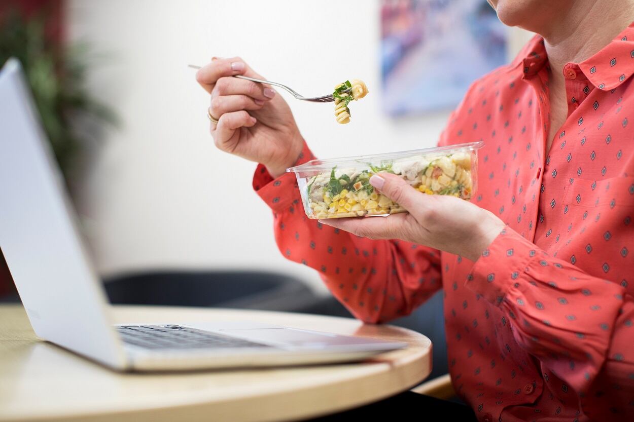 Americans-spend-less-time-eating-than-they-did-10-years-ago-USDA-report-shows.jpg