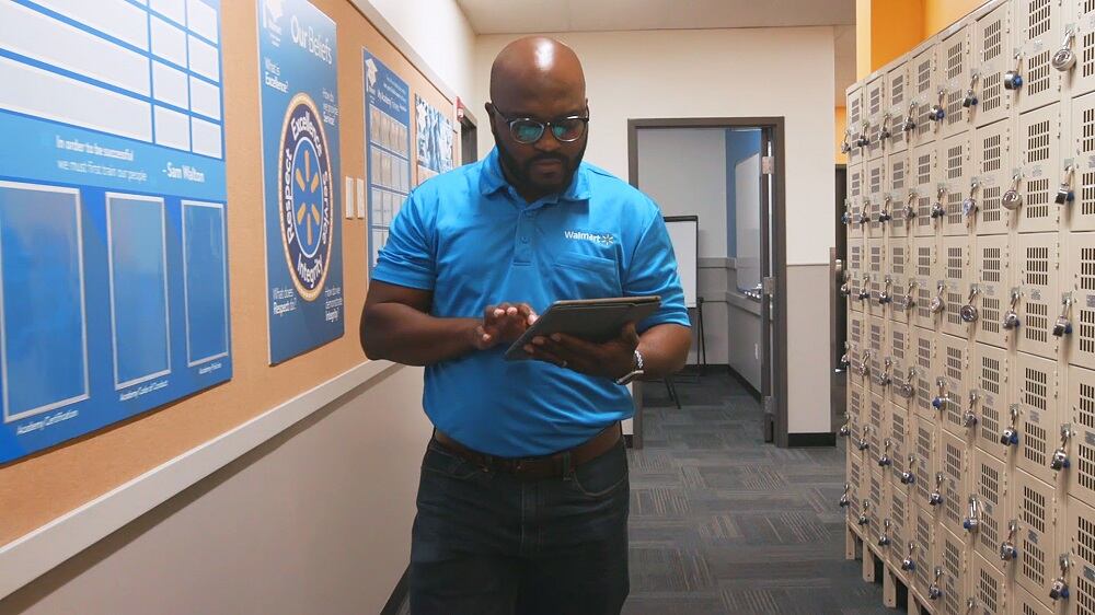 Walmart-boosts-supply-chain-workforce-with-plans-to-hire-20-000-new-employees.jpg
