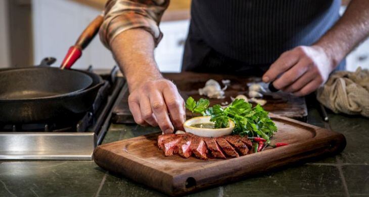 meati-steak-cooking.jpg