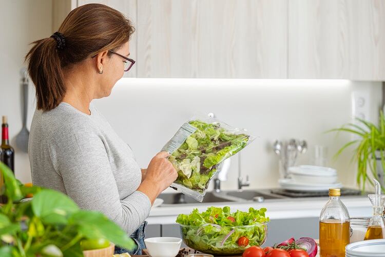 Can front-of-pack labelling improve consumer perceptions of products in plastic packaging?