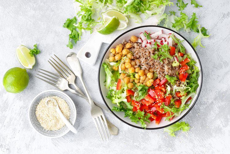 Plant-based-diet-GettyImages-YelenaYemchuk.jpg
