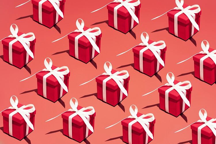 Pepsi MAX hosts gift-wrapping stations across UK