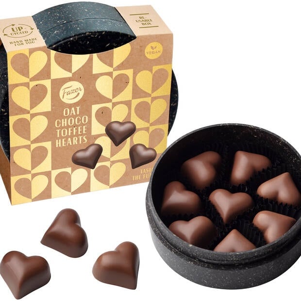 Fazer-Taste-the-Future-Oat-Choco-toffee-hearts-open-box.jpg