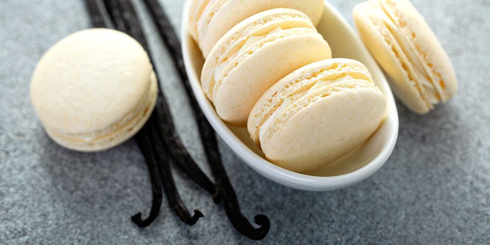 Vanilla_Macarons_1000x500.jpg